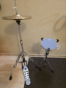 Hi-hat ja soolotrummi alus (1 foto / 1)