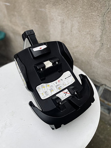 Doona+ turvahäll/jalutuskäru isofix alusega (6 foto / 8)