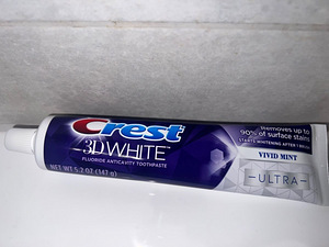 Crest 3D White Ultra valgendav hambapasta, 147 g (suur tuub) (3 foto / 3)