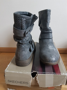 Naiste Skechers poolsaapad (3 foto / 3)
