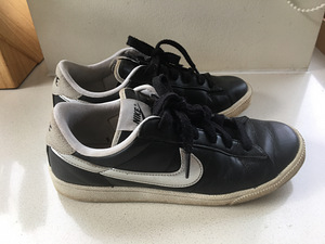 Кожаные теннисные туфли Nike 37