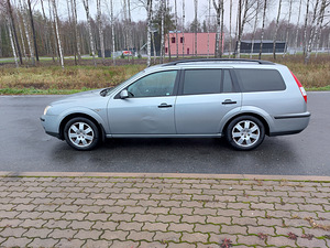 Ford Mondeo 1,8 81 kw 2007 (2 foto / 10)