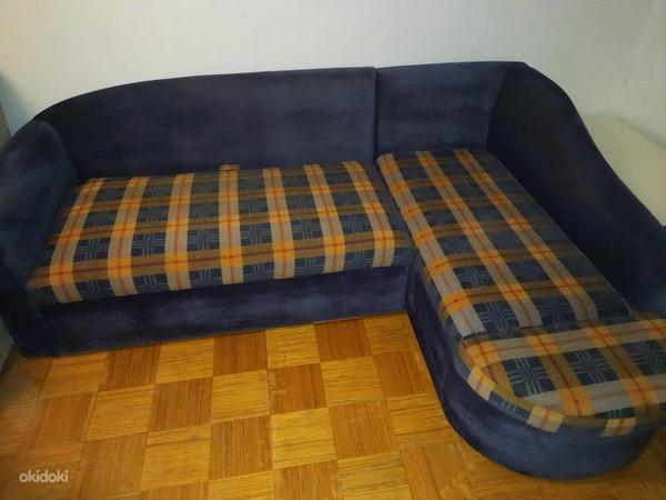 Красивый чистый раскладной угловой диван с ящиком для белья (фото #2)