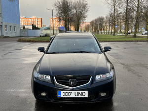 Honda Accord (4 foto / 8)