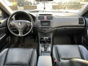 Honda Accord (6 foto / 8)