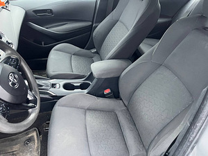 Toyota Corolla гибрид LPG (5 фото из 9)