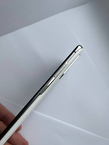 Samsung Galaxy S20+ 5G Valge (128GB) (6 foto / 7)