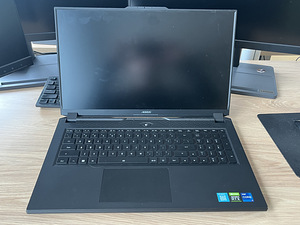 Gigabyte AORUS 17 XE4-73EE514SH Black, 17.3 ", IPS, FHD (2 foto / 8)