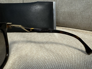 Päikeseprillid Fendi FF0200/S (4 foto / 6)