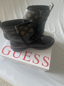 Guess 40 размер (2 фото из 2)