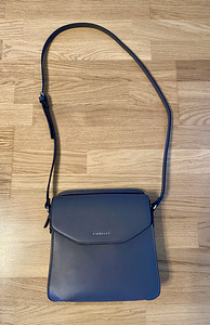 Fiorelli crossbody сумка (1 фото из 3)