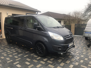 Ford Tourneo Custom (1 foto / 6)
