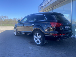 Audi Q7, 7- kohta (2 foto / 6)