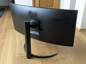 LG 34" UW / Ultrawide 3440 x 1440 - 34WP65CP-B (2 foto / 2)