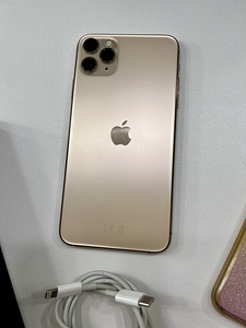 iPhone 11 Pro Max 64gb (1 foto / 7)