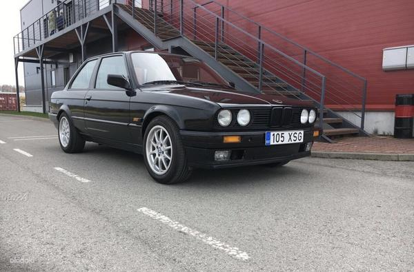 BMW 318i 1988 (foto #1)
