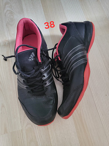Кроссовки Adidas (1 фото из 1)