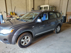 M/V Mitsubishi outlander. (3 foto / 8)
