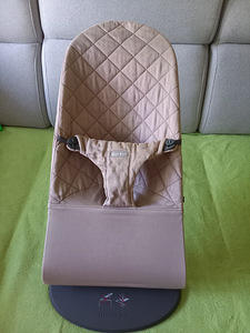 Babybjörn lamamistool (1 foto / 4)