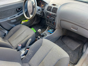 HYUNDAI ACCENT bensiin manu 2005 a 500 eur (3 foto / 6)