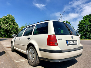 Volksvagen Golf 2006 77kw мануал бензин (7 фото из 15)
