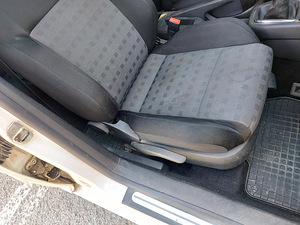 Volksvagen Golf 2006 77kw мануал бензин (9 фото из 15)