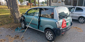 Mopeedauto Microcar MC2 2006 Tervik/Varuosad (13 foto / 14)