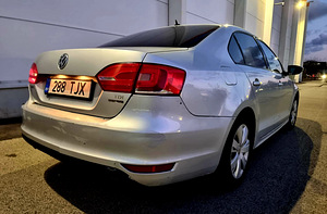 Volkswagen Jetta 1.2 manuaal 77kw Üv 2024 dets (9 foto / 11)