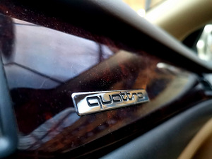 Audi A8 QUATTRO 3.7 206kW ATM Üv 2025 okt (11 foto / 11)