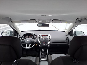 Vahetada Kia Ceed 2010 1.4 80kw Üv 2025 okt (3 foto / 12)