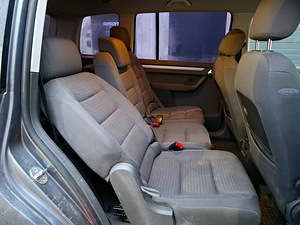 Vw Touran 1.9D 6 käiku manu Üv 2025.03 (9 foto / 10)