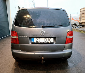 Vw Touran 1.9D 6 käiku manu Üv 2025.03 (10 foto / 10)