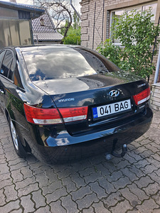 HYUNDAI SONATA (3 foto / 10)