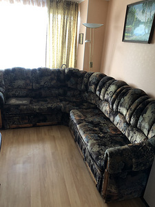 Угловой диван (1 фото из 3)