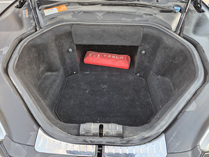 2014 Tesla Model S 85 - Tasuta kiirlaadimine ja andmeside (7 foto / 15)