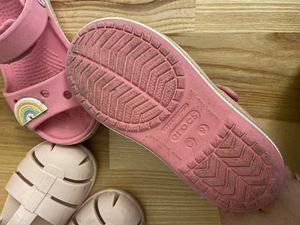 Crocs c9, Zara сандали (2 фото из 3)