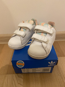 Кроссовки adidas 21 (2 фото из 3)