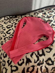 Свитер Guess S (1 фото из 4)