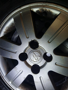 Toyota veljed+ rehvid (10 foto / 10)