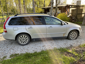 Varuosadeks Volvo V50 2.4 125kw manuaal (7 foto / 10)