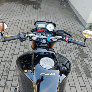 Yamaha FZ8 (8 foto / 8)