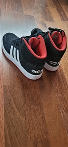 Adidas (2 фото из 3)