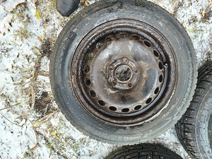 185/65/R15 Naastrehvid + plekkveljed (4 foto / 5)