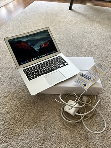 Apple MacBook Air 13" 2015 (1 foto / 2)