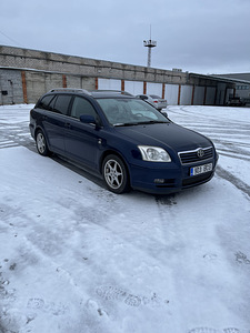 M:Toyota avensis (2 foto / 8)
