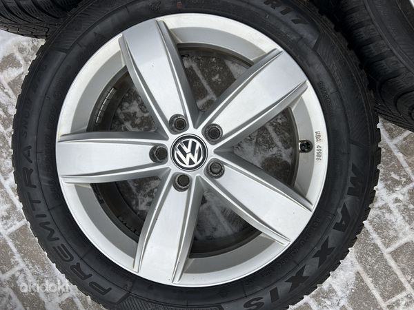 17" оригинальные диски Volkswagen 5x112 + двойные шины 215/55 (фото #2)