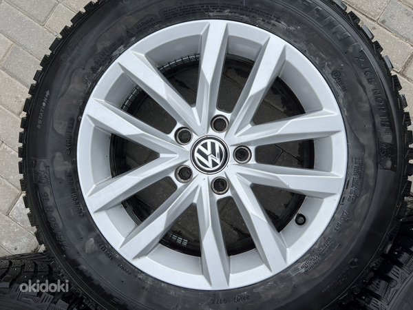 16" оригинальные диски Volkswagen 5x112 + шипованные шины 215/60/16 (фото #1)