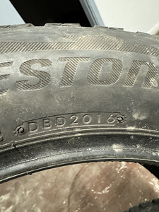 235/55/18 шины Bridgestone Blizzak (3 фото из 4)