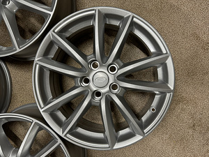 19" оригинальные диски Land Rover 5x120 (новые) (1 фото из 7)