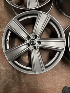 20" Volvo (Dezent) 5x108 (2 foto / 8)